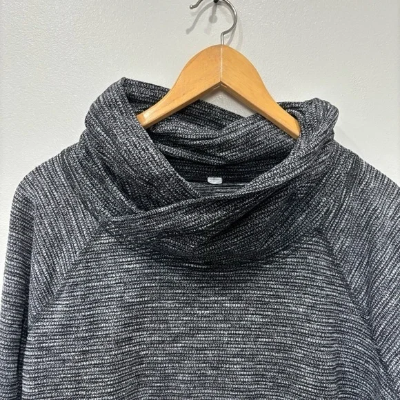 Lululemon Healthy Heart Pullover Sweater Women’s Size 6 - Picture 3 of 12